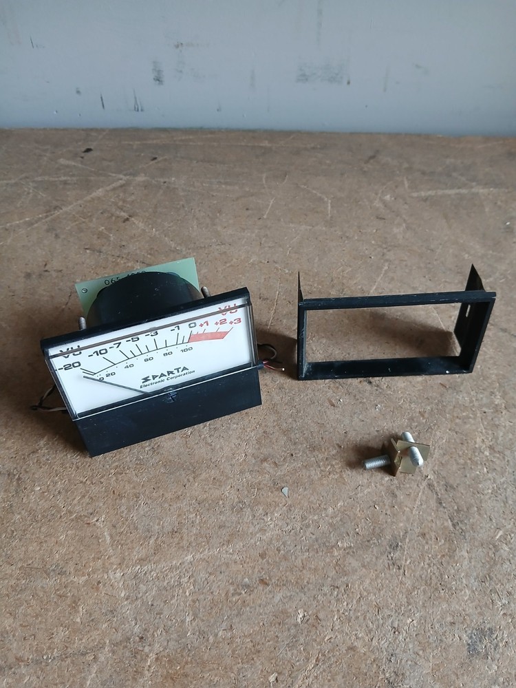 Sparta VU Meter with Bezel and Mounts Panel