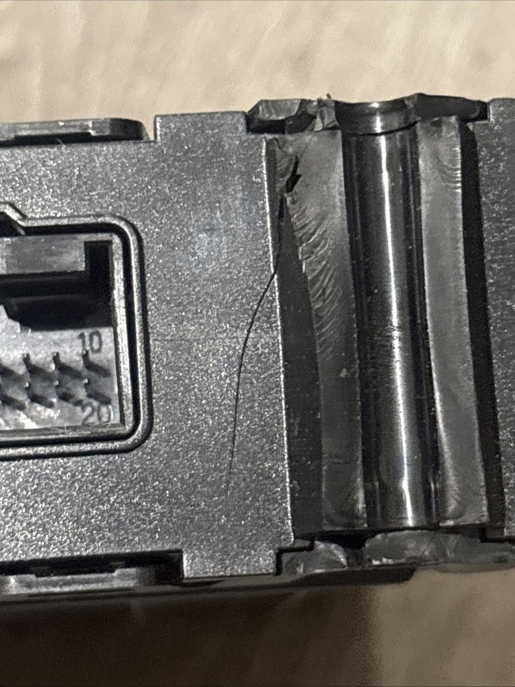 PETERBILT CAB CONTROL MODULETHIS PART IS PROGRAMMAB Q21-1126-500-500 Broken