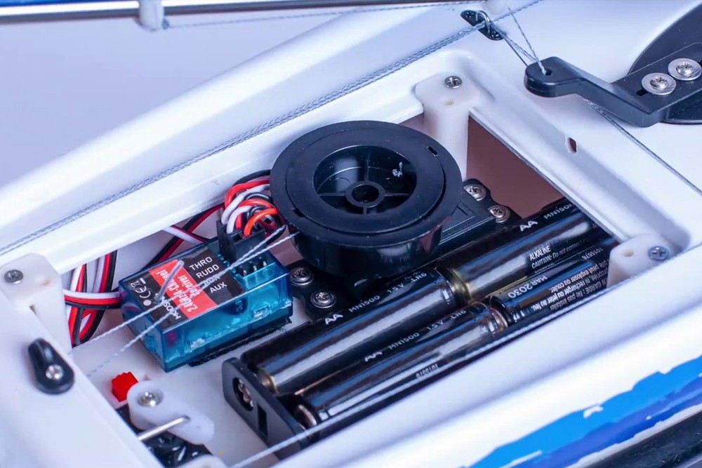 RGRB1302 Eclipse 650 RTR Sailboat