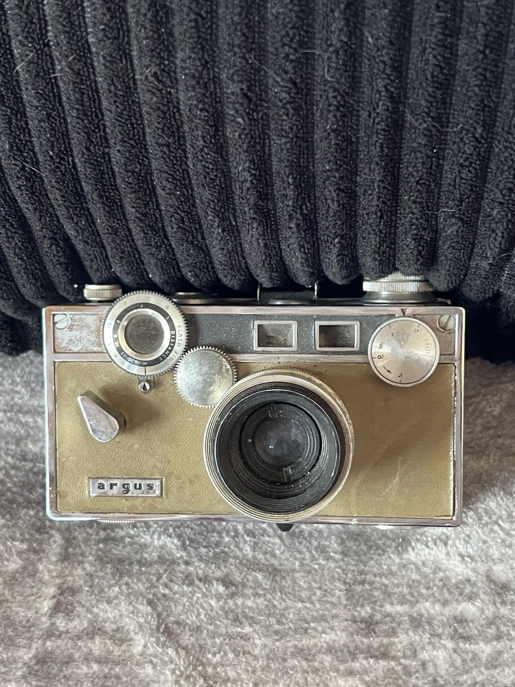 Argus C3 Tan & Black 35mm Camera -  Untested