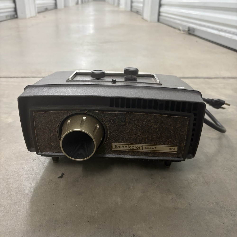 Vintage Technicolor Magi-Cartridge Projector Model 820