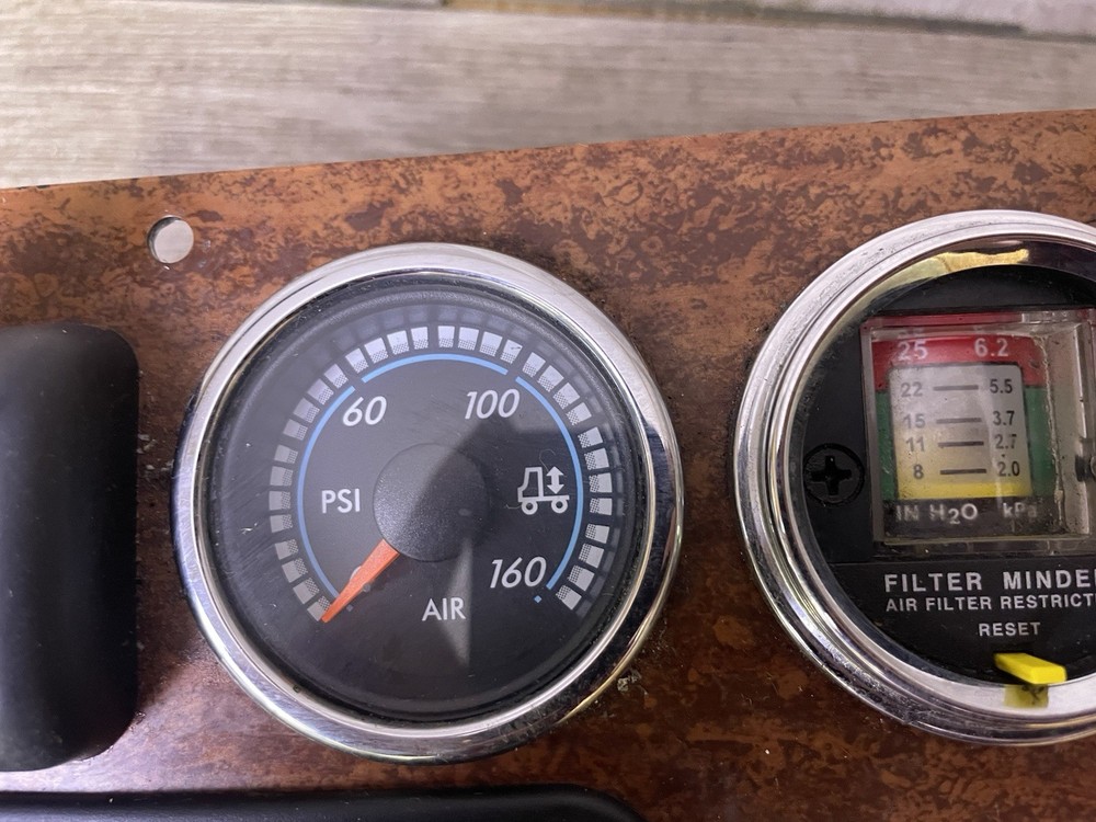 FREIGHTLINER CASCADIA SWITCH GAUGE PANEL OEM