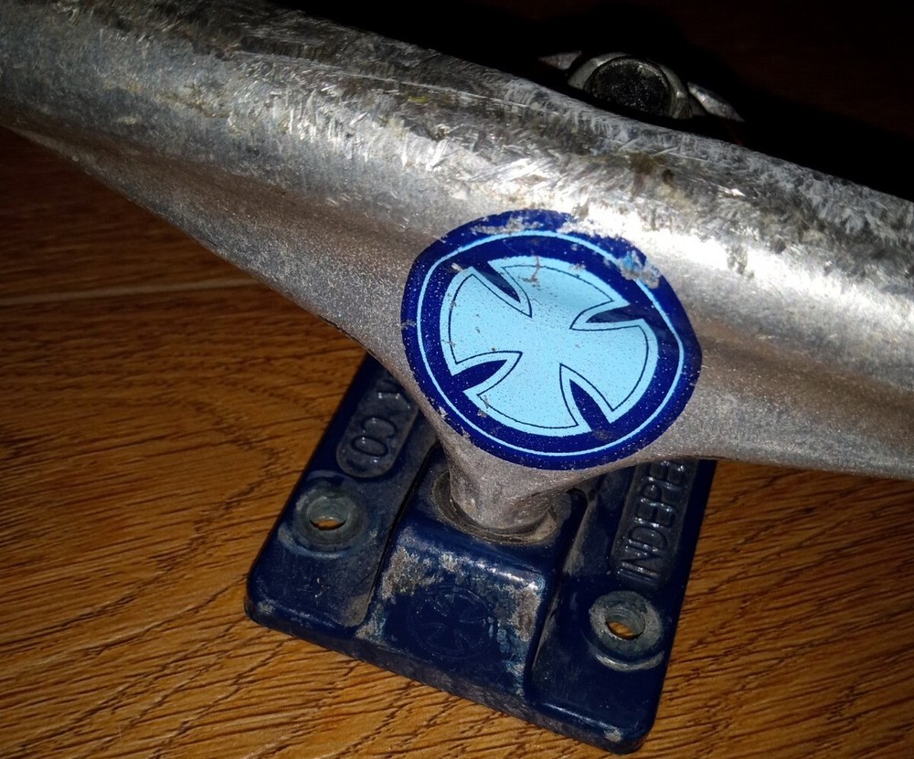RARE? BLUE BASE Independent Trucks