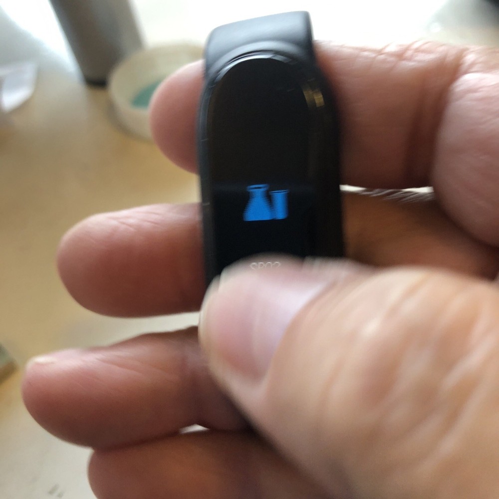 Smartwatch With Dedicated Charge Head