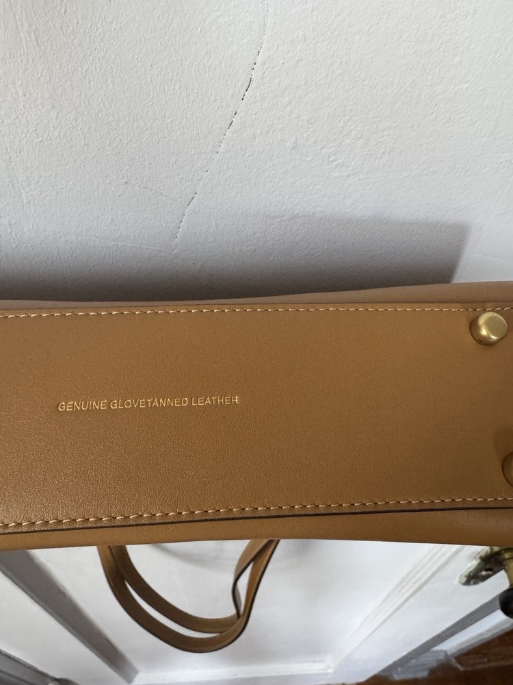 COACH SWING ZIP 25 SHOULDER BAG NWOT