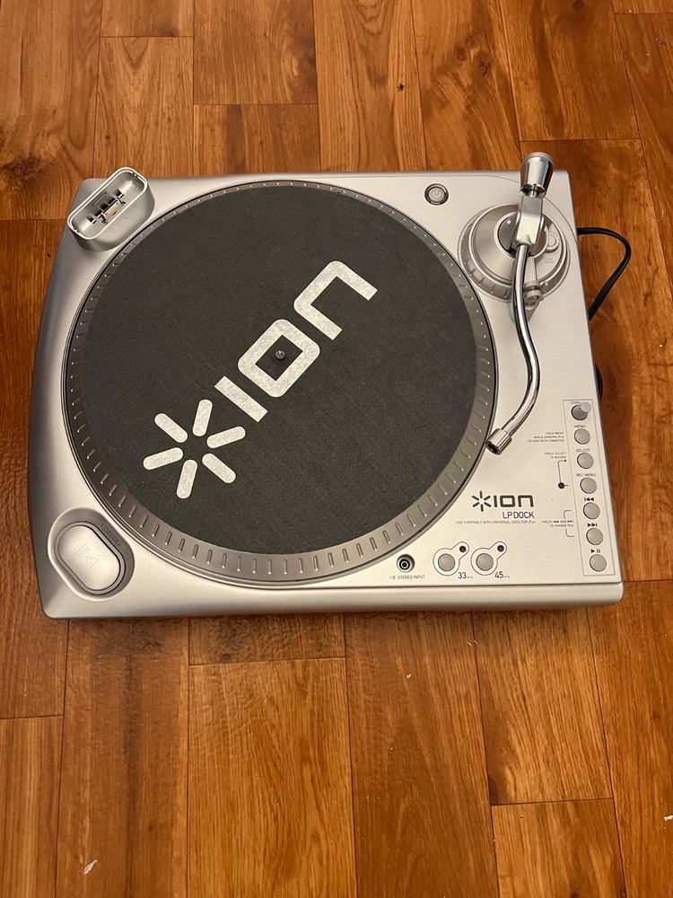 ION Audio LP Dock USB Turntable with ipod Dock Tested and works