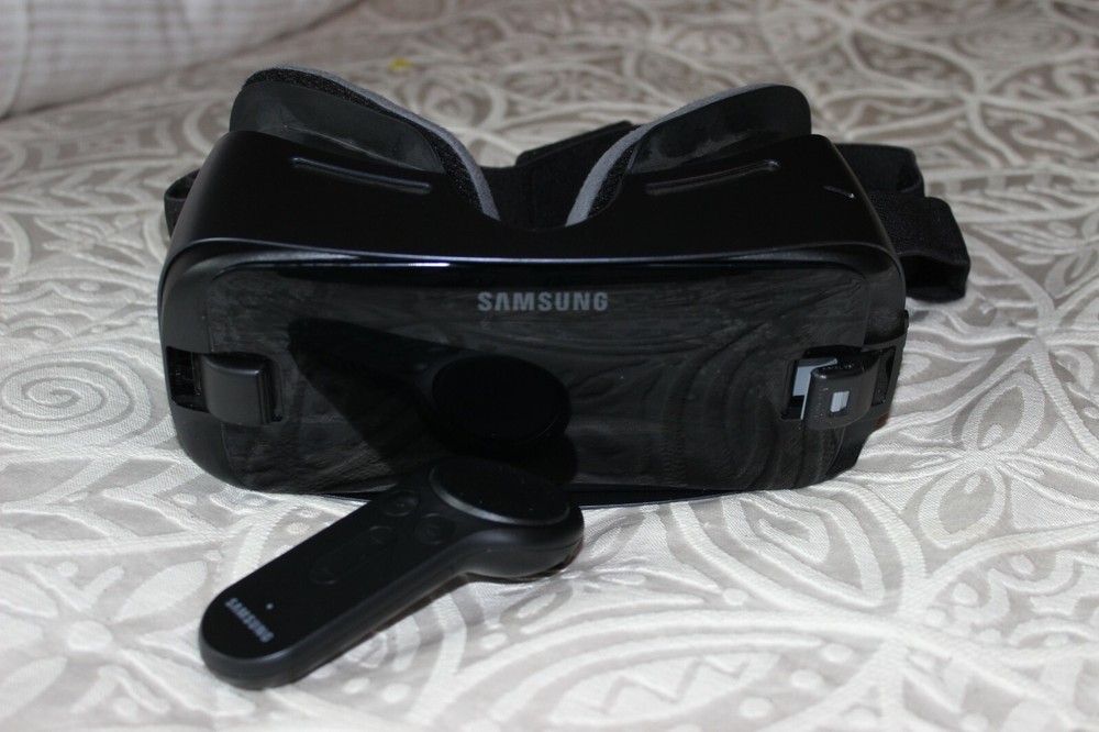 🌍 Samsung Gear VR,Oculus,WITH CONTROLLER, NO BOX