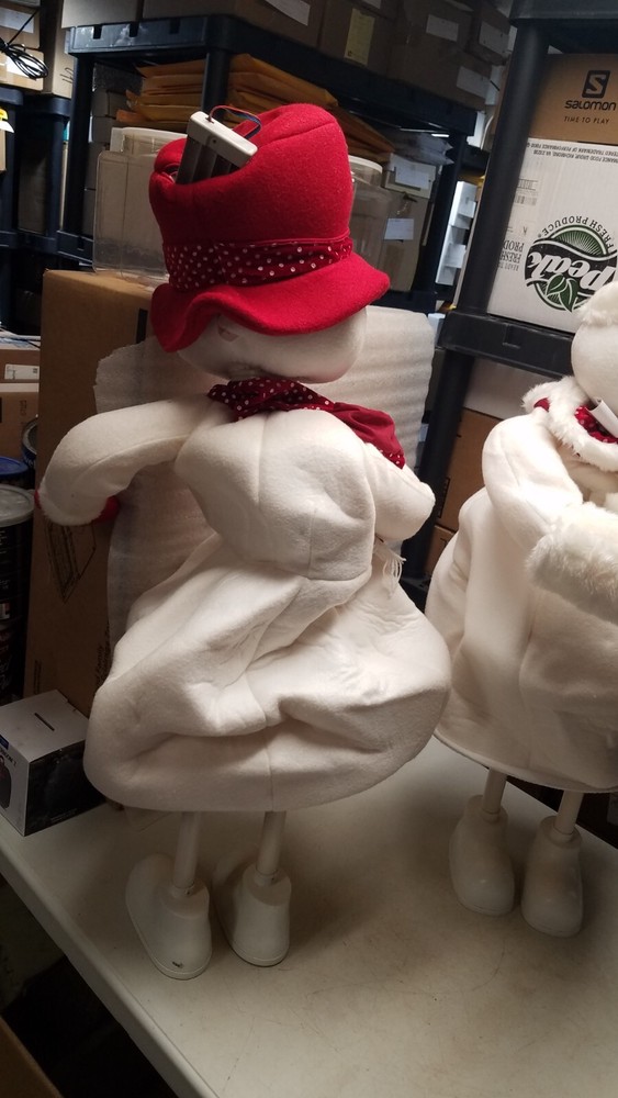 Animated Musical Interactive 34" Snowcouple