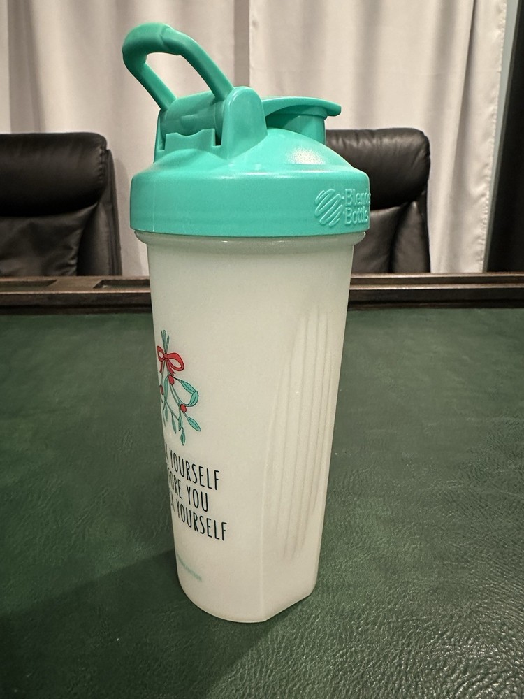 BlenderBottle Classic – 28 oz – "Deck Yourself Christmas" – Authentic Shaker