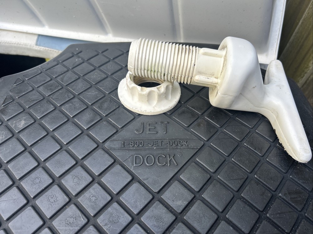 Jet Dock Cleat