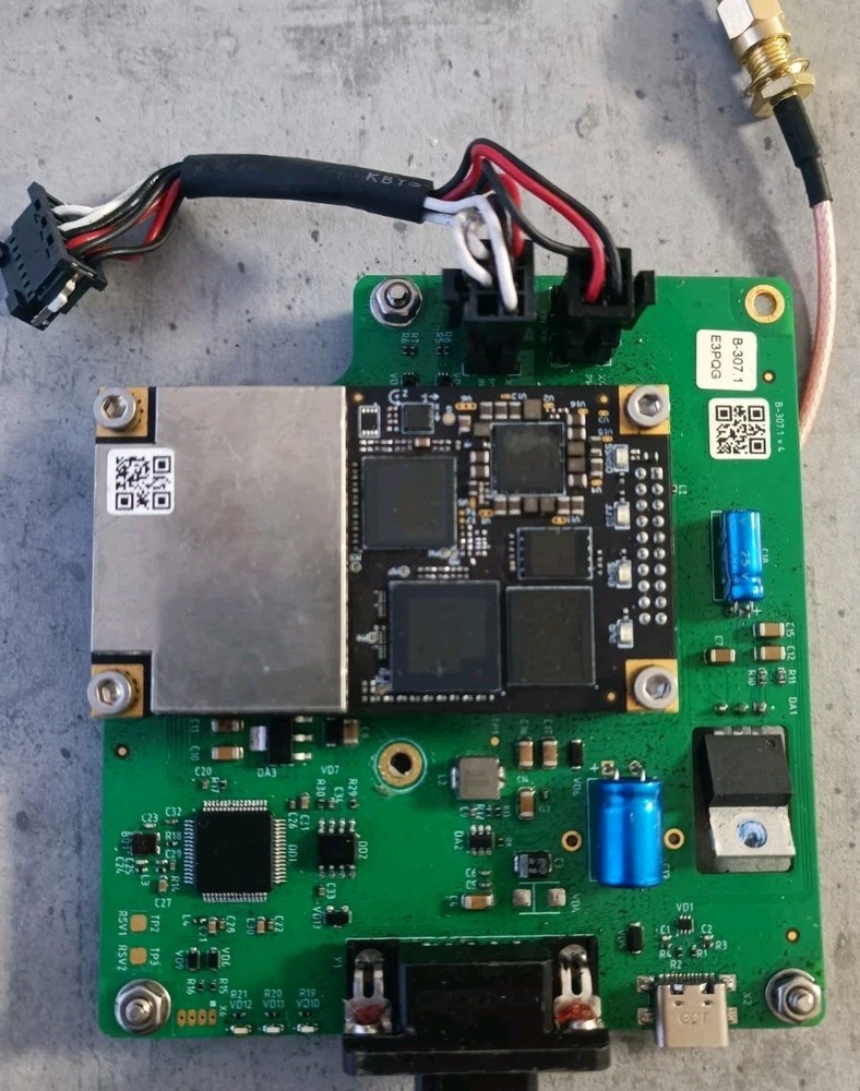 High-tech GNSS receiver module of the controller/navigation unit.