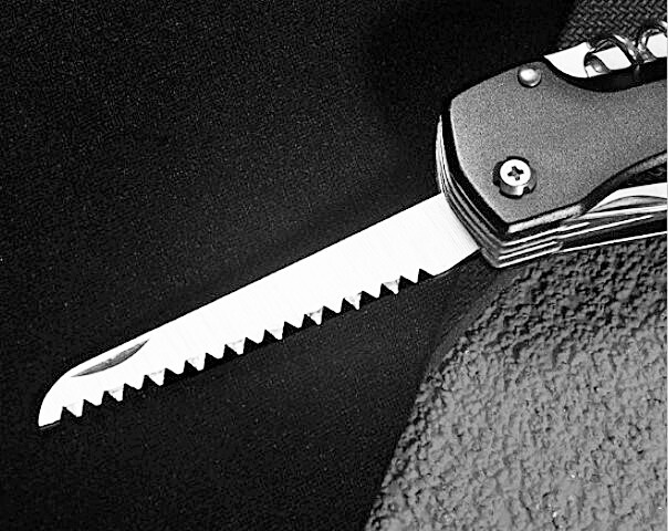 High Quality Multi-Tool Pocket Knife With 15 Functional Tools