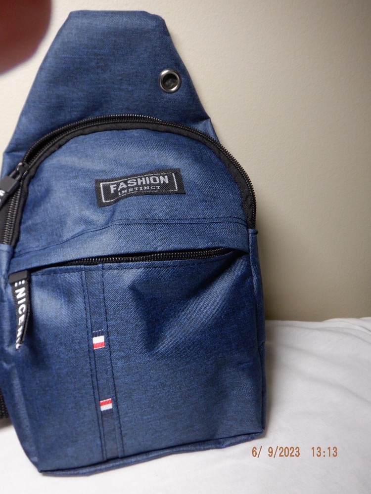 BACPACK, SINGLE STRAP CARRY-ALL BAG