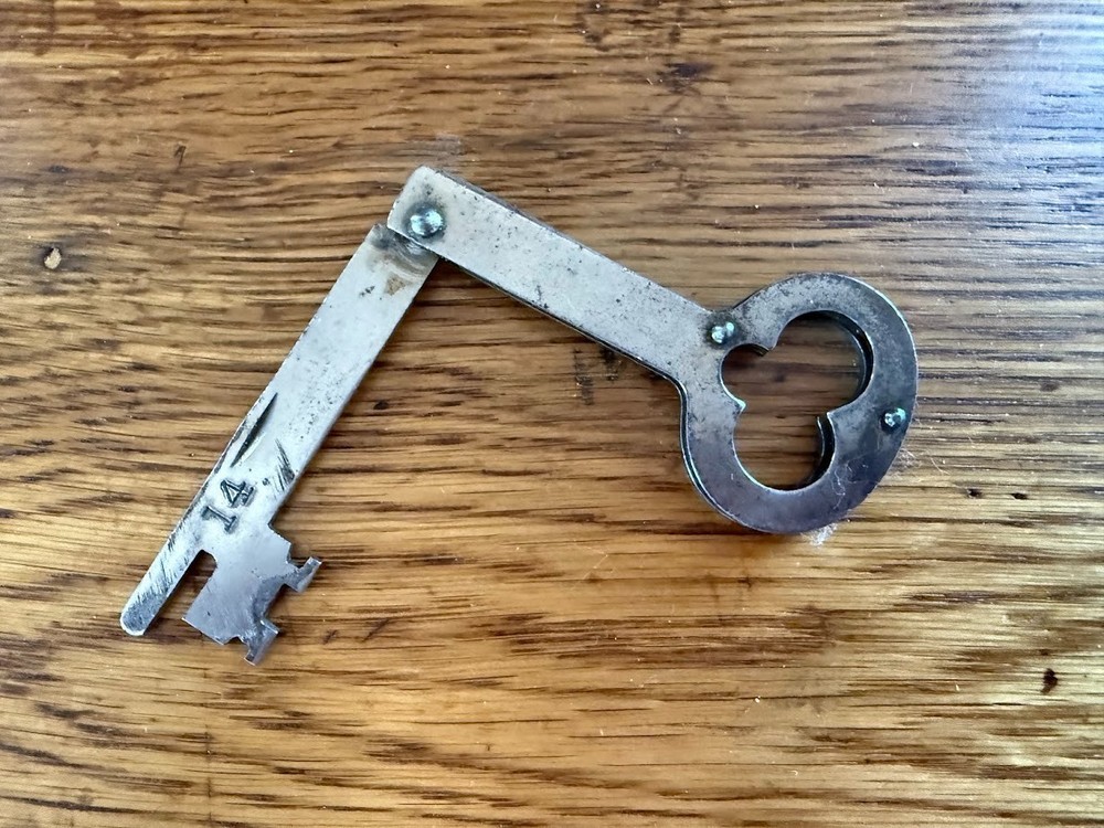 Antique Folding Skeleton Gate Key - Stamped 14