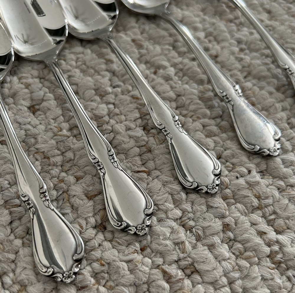 Oneidacraft Deluxe Chateau Stainless Flatware 26 pc Mixed Set