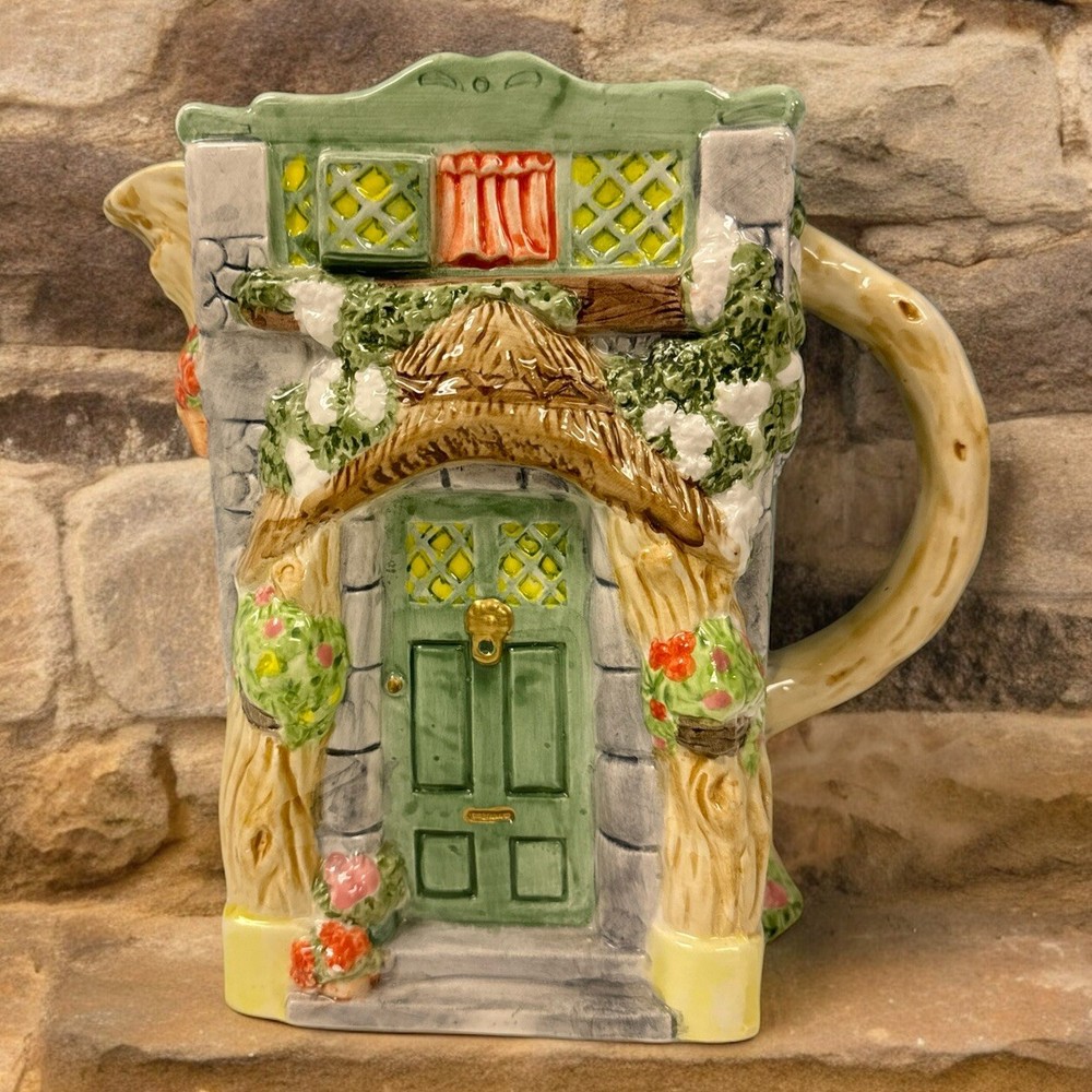 VINTAGE HERITAGE MINT LTD. CERAMIC PITCHER MEDIEVAL STYLE BUILDING