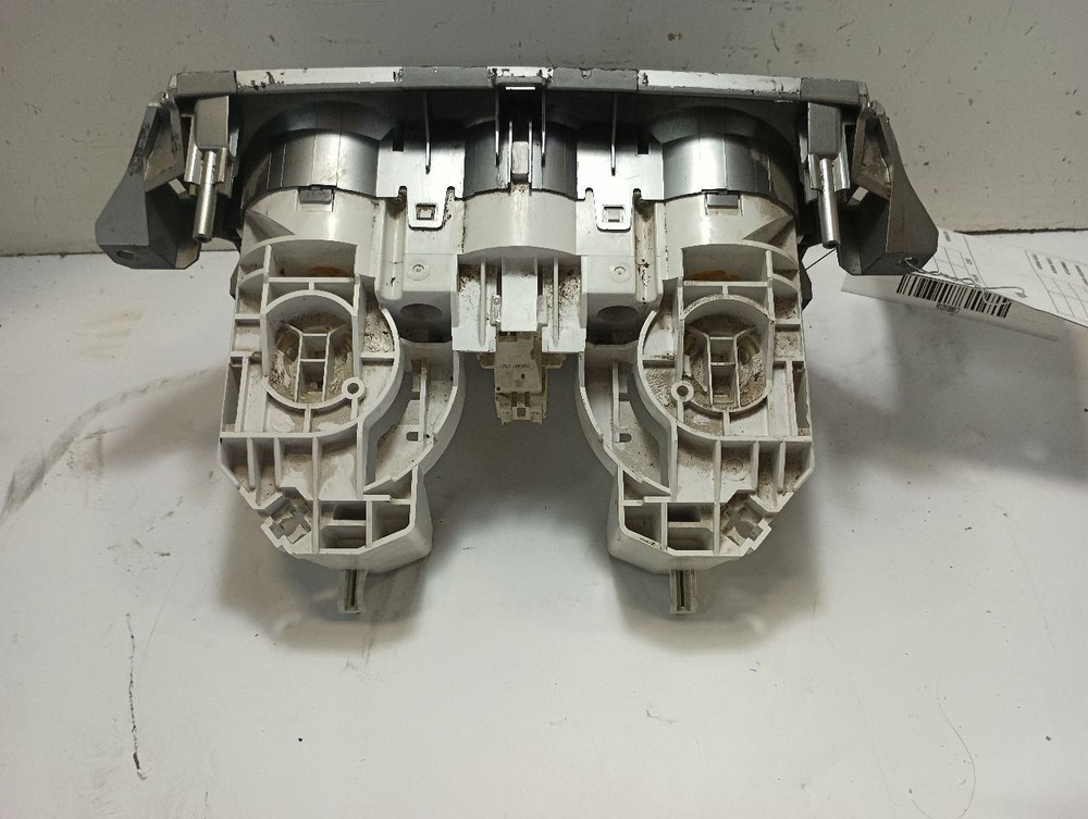 Dash Temperature Control from 2010 Mazda 3 12106617