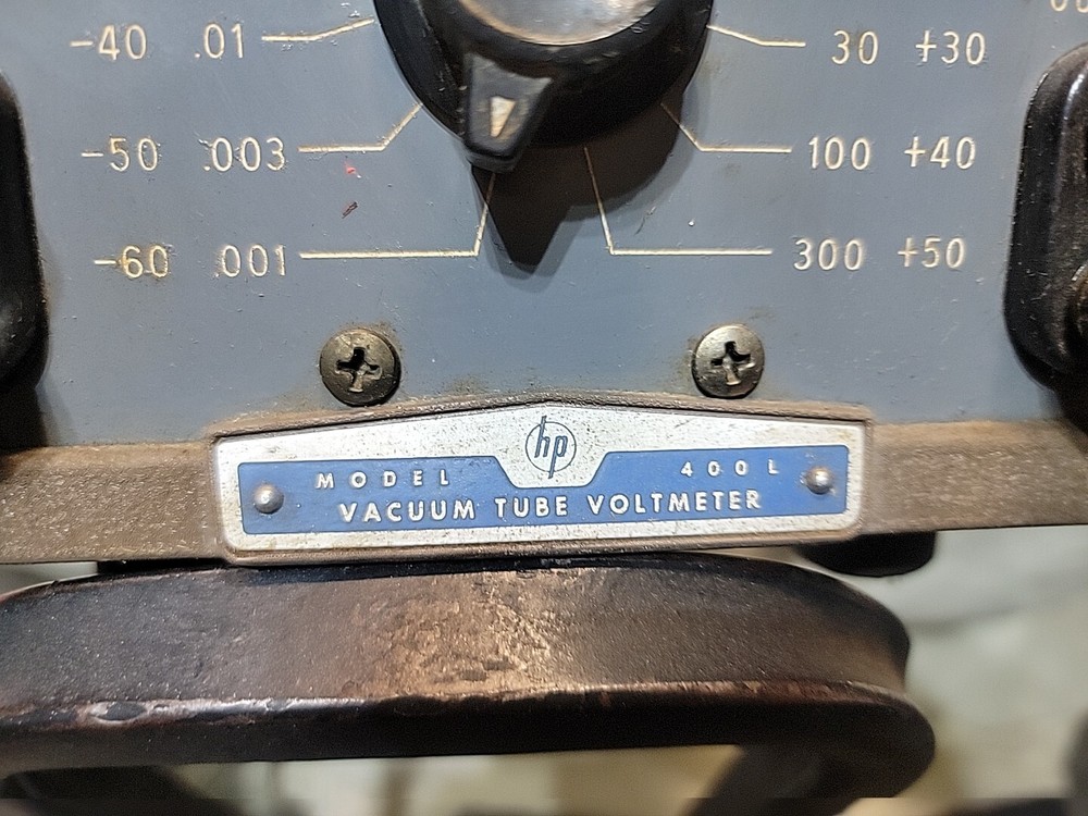 HP 400L Vacuum Tube Voltmeter Powers Up
