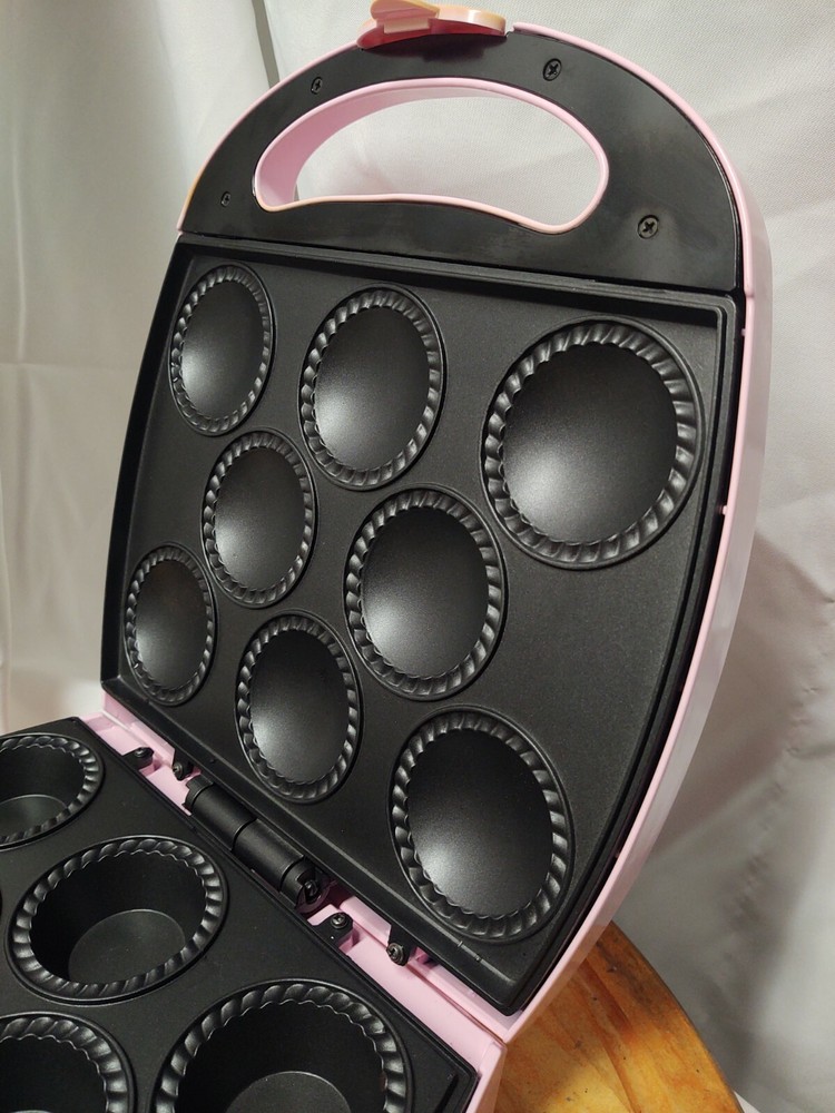 Babycakes Cupcake Maker Machine 8 Mini Cakes Griddle Pre Owned