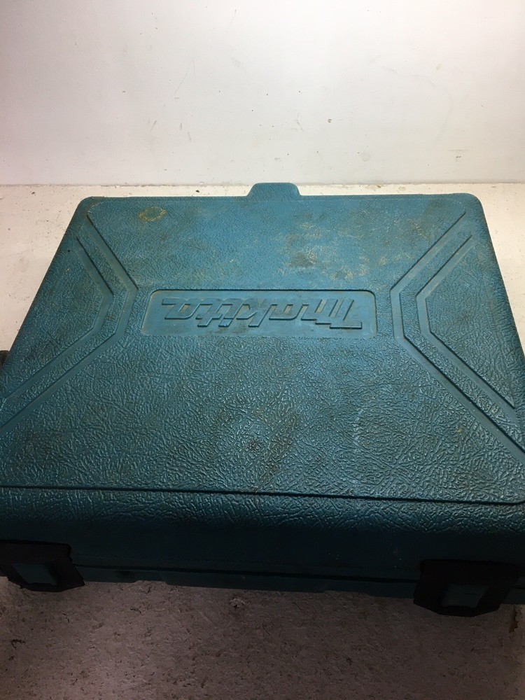 Makita 9.6 Volt Drill Kit