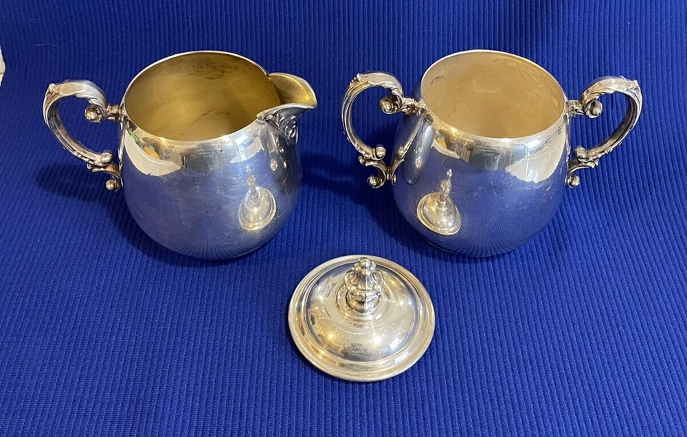 Wm Rogers Silverplate Cream & Sugar with Lid