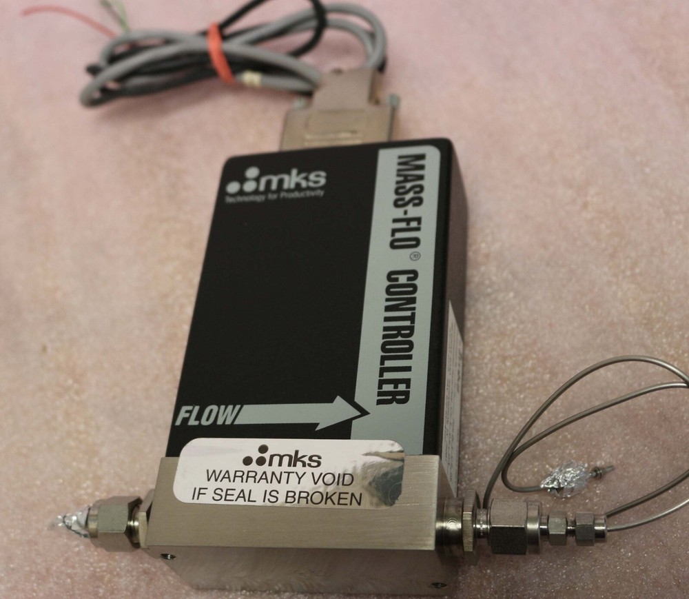MKS Instruments 1179A51CS1BV-S Gas: He Flow: 50 sccm Mass-Flo Controller