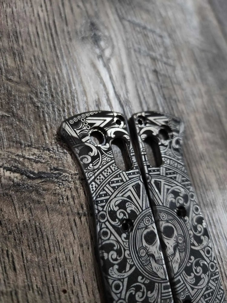 Bugout MINI Skull Aztec Calendar - Titanium Stonewashed Scales