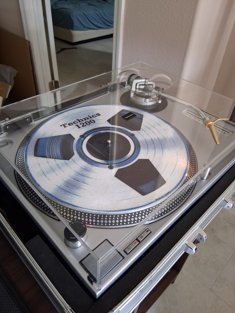 Technics SL1200Mk2 Turntable - Refurbished and Fully Functional