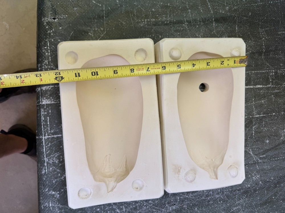 VINTAGE BOOTHE CERAMIC MOLD #702 EGGPLANT