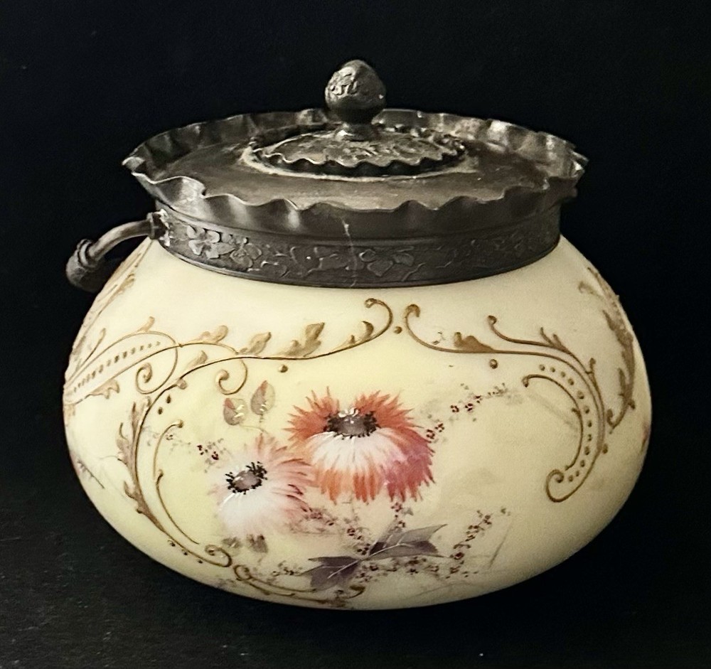 Mt. Washington Crown Milano Biscuit, Cracker Jar