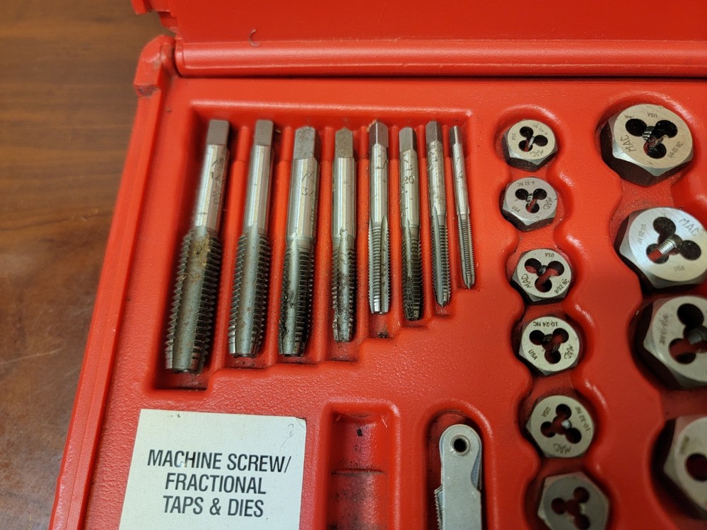 Mac Tools TDCOMBO Tap and Die Set...missing a piece