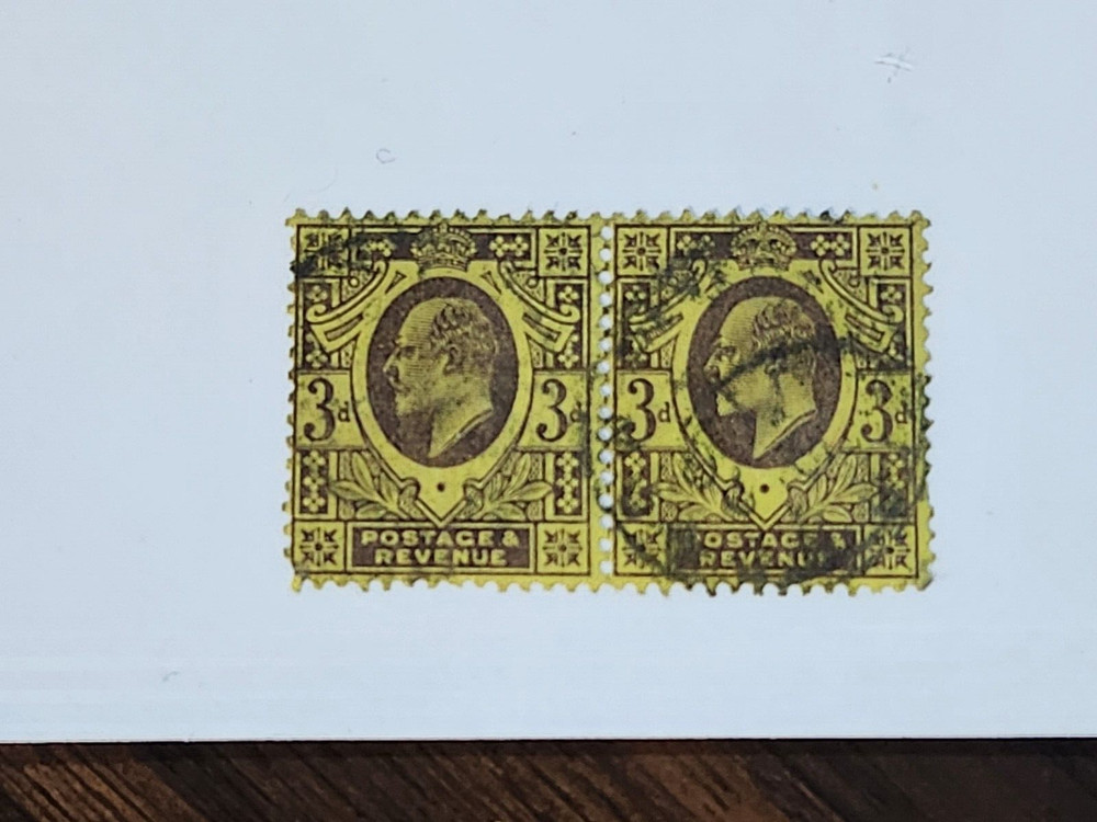 Great Britain #132 Pair - CV $40 - Lot #6292