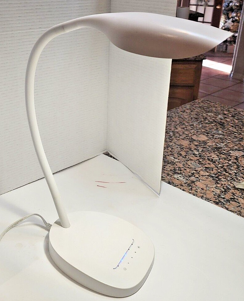 WHITE LED CONNECTOR TABLE DESK LAMP/ ADJUSTABLE / BRIGHT TOUCH SENSITIVE