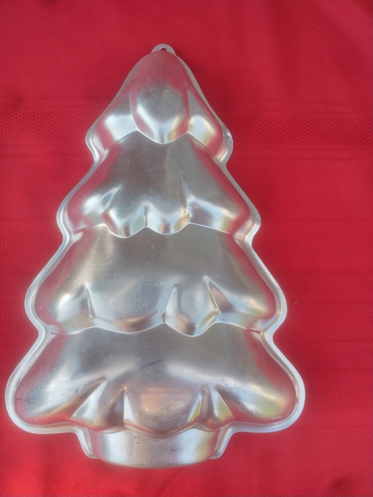 Wilton Christmas Tree Cake Pan + Valentine & Easter Egg  