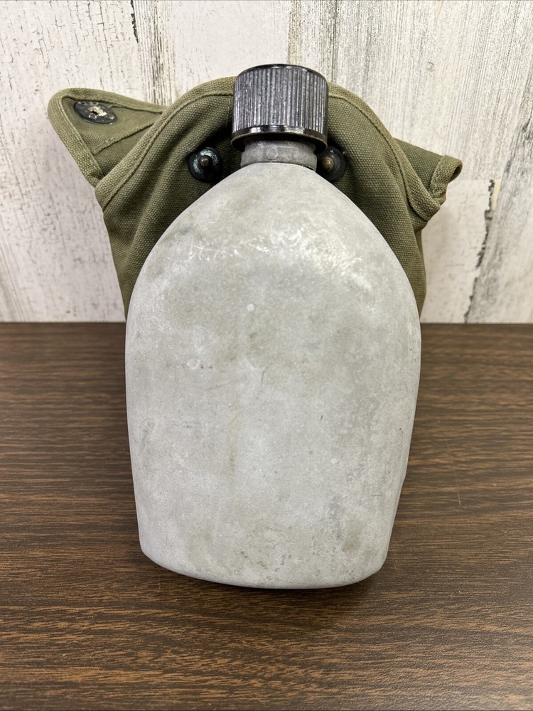 Vintage US Military 1945 Canteen