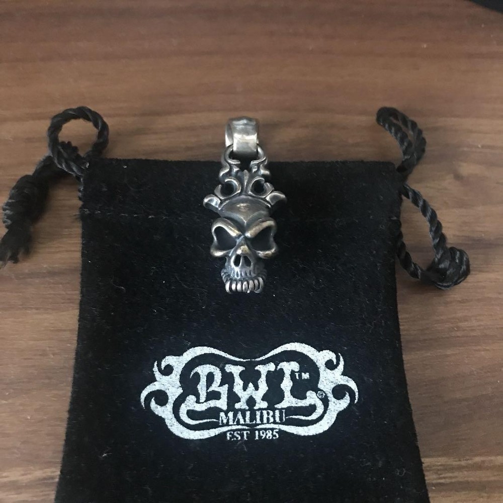 BWL pendant top