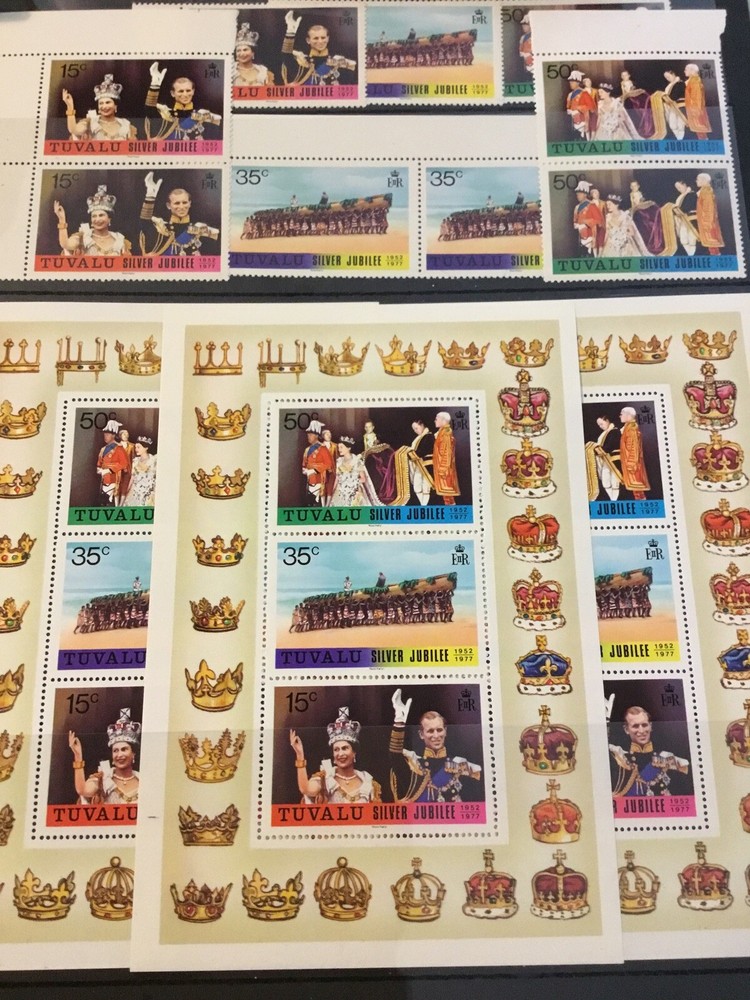 QUEEN ELIZABETH 1977 BRITISH SILVER JUBILEE STAMPS