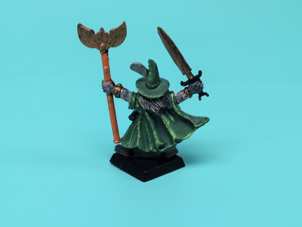GW Warhammer Quest Loose Mini Wizard #8 , Painted