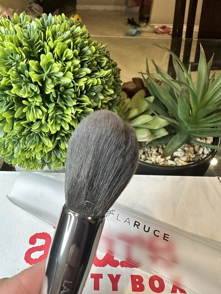 LaRuce LR360 Tapered Face Brush