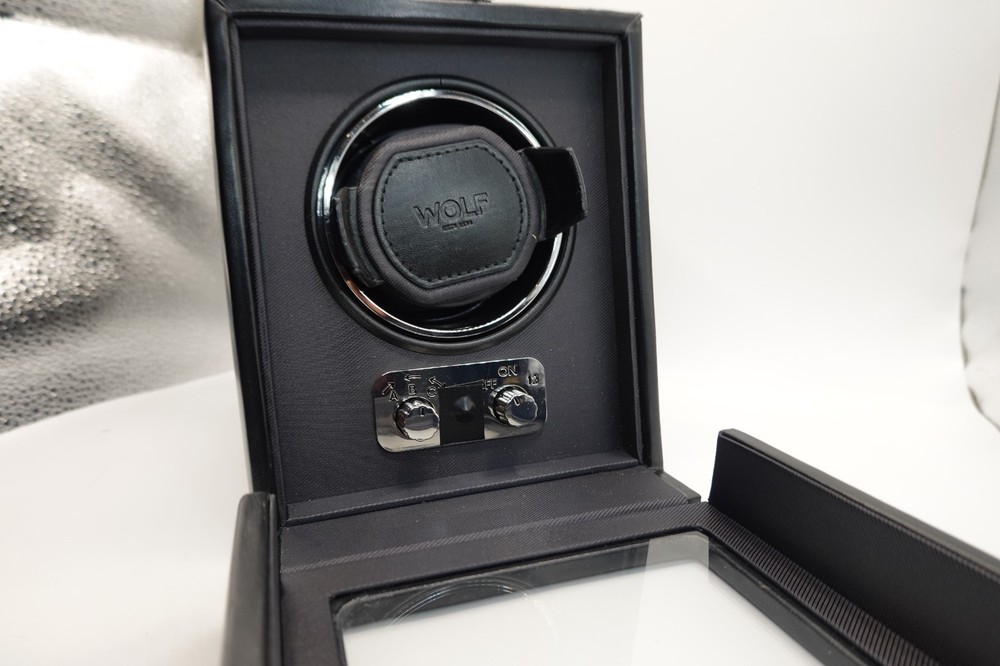 Wolf Single Watch Winder Model M2.1 New Batteries Works.