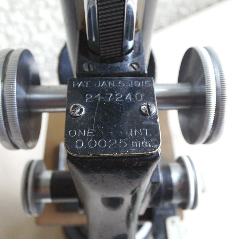 ANTIQUE BAUSCH & LOMB ROCHESTER NY MICROSCOPE CAST IRON FRAME