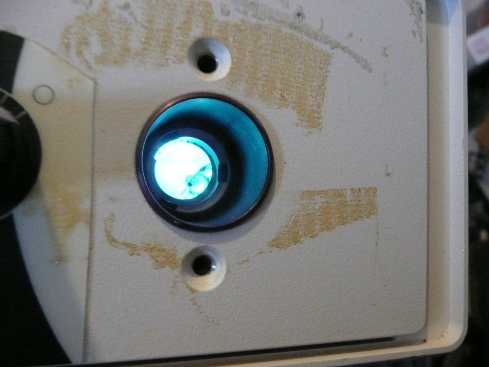 USHIO’s Sōlarc Light LB50 Fiber-Optic Illuminator