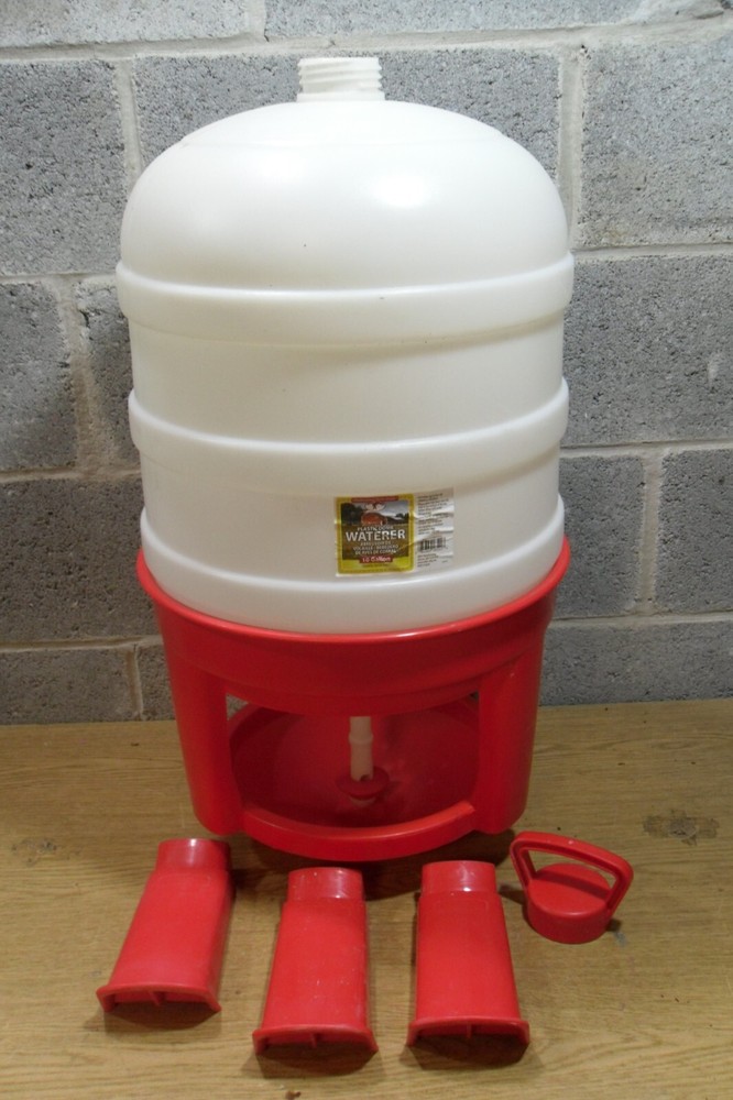 Plastic Dome Waterer 10 Gallon Miller Mfg