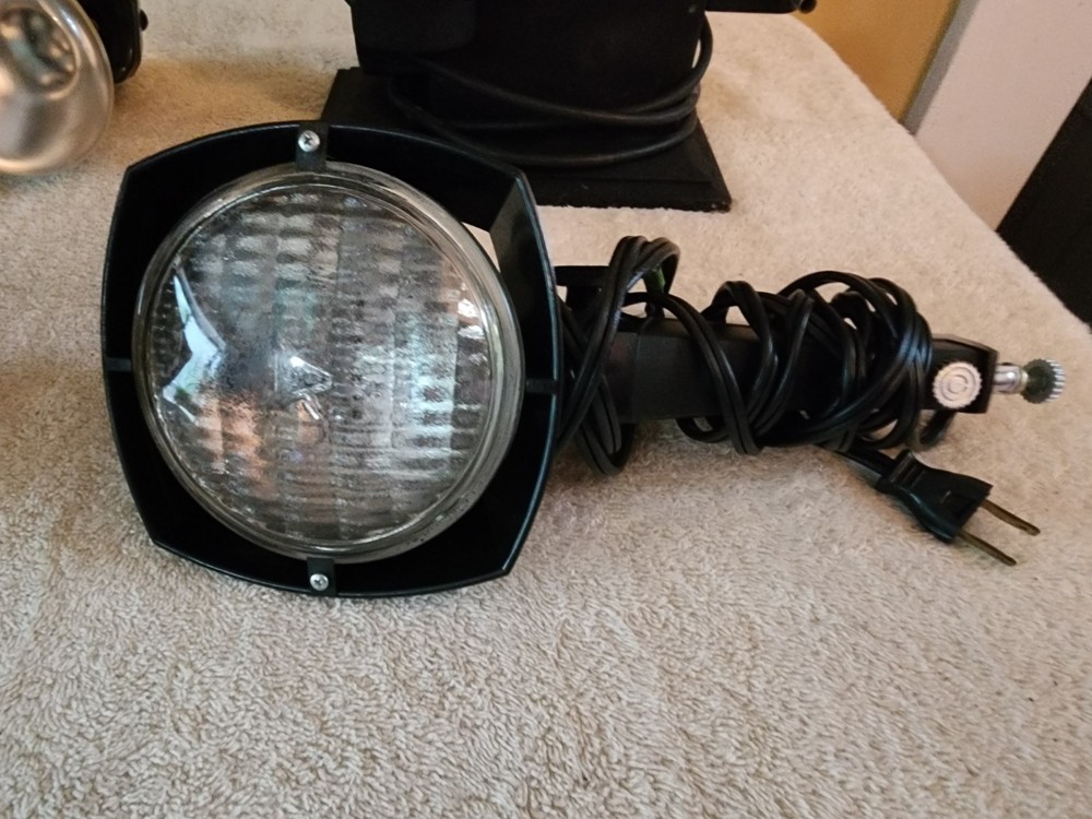 Kodascope Eight Model 50 Plus Camera Lights