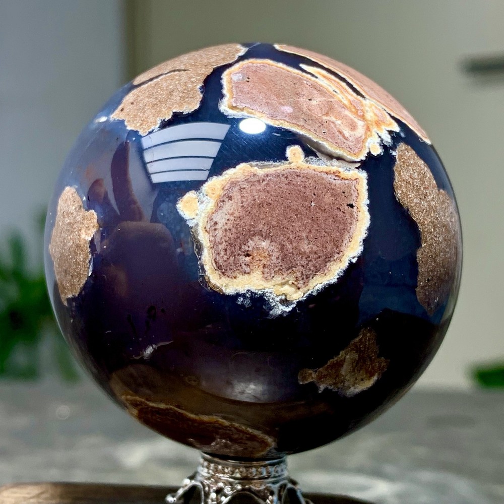 190G Natural blue chalcedony Agate quartz Sphere glow under UV light