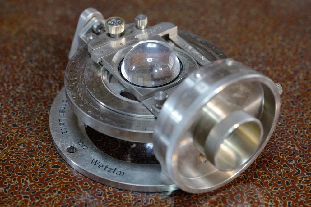 microscope antique vintage collectible Accessory Leitz Universal Stage UT2