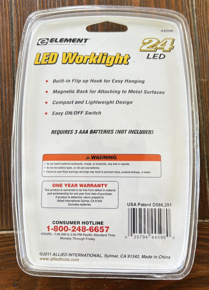 NEW 24 Element LED Worklight Magnetic Hanging Hook Takes 3 AAA