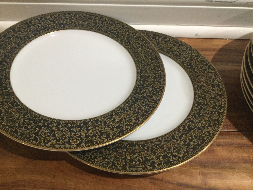 Sango RICHELIEU China 3756 - 2 PC  SET(S) DINNER PLATES MINT BLACK GOLD SCROLLS