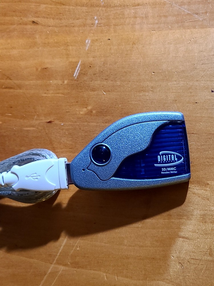 NEW DIGITAL CAMERA COMPACT FLASH CARD READER/WRITER USB CR-35M Move Photos To PC