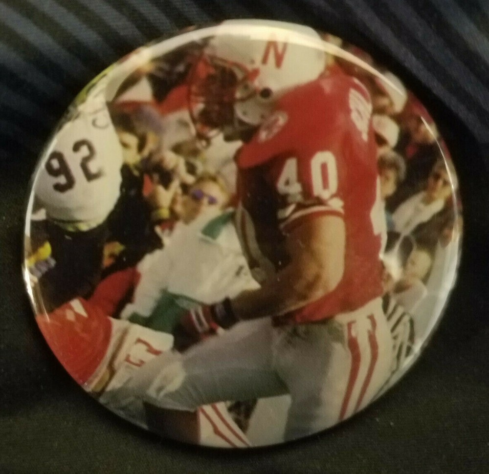 NEBRASKA CORNHUSKERS #40 PINBACK BUTTON